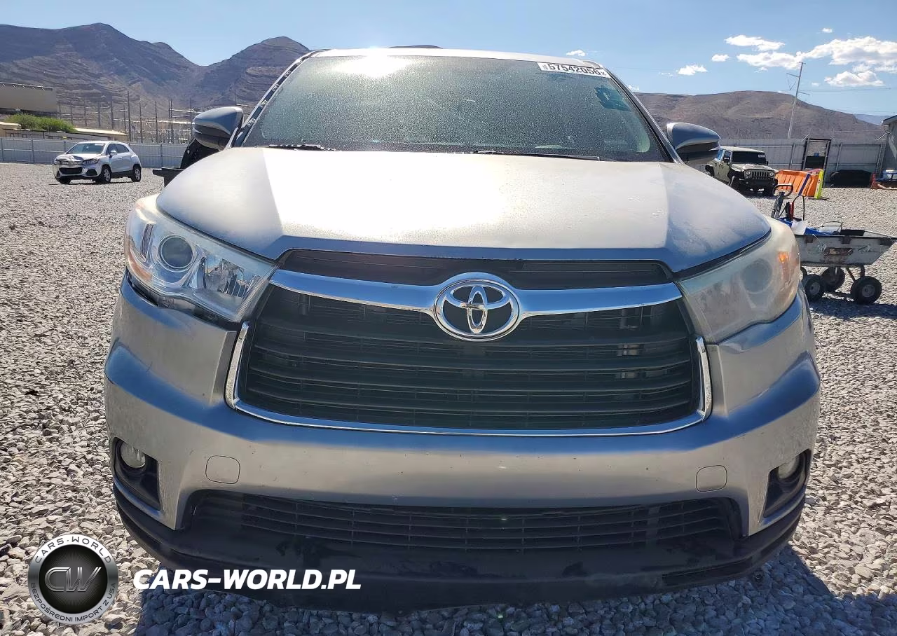 2015 Toyota Highlander Le Plus VIN:5TDBKRFH1FS200427 - 5
