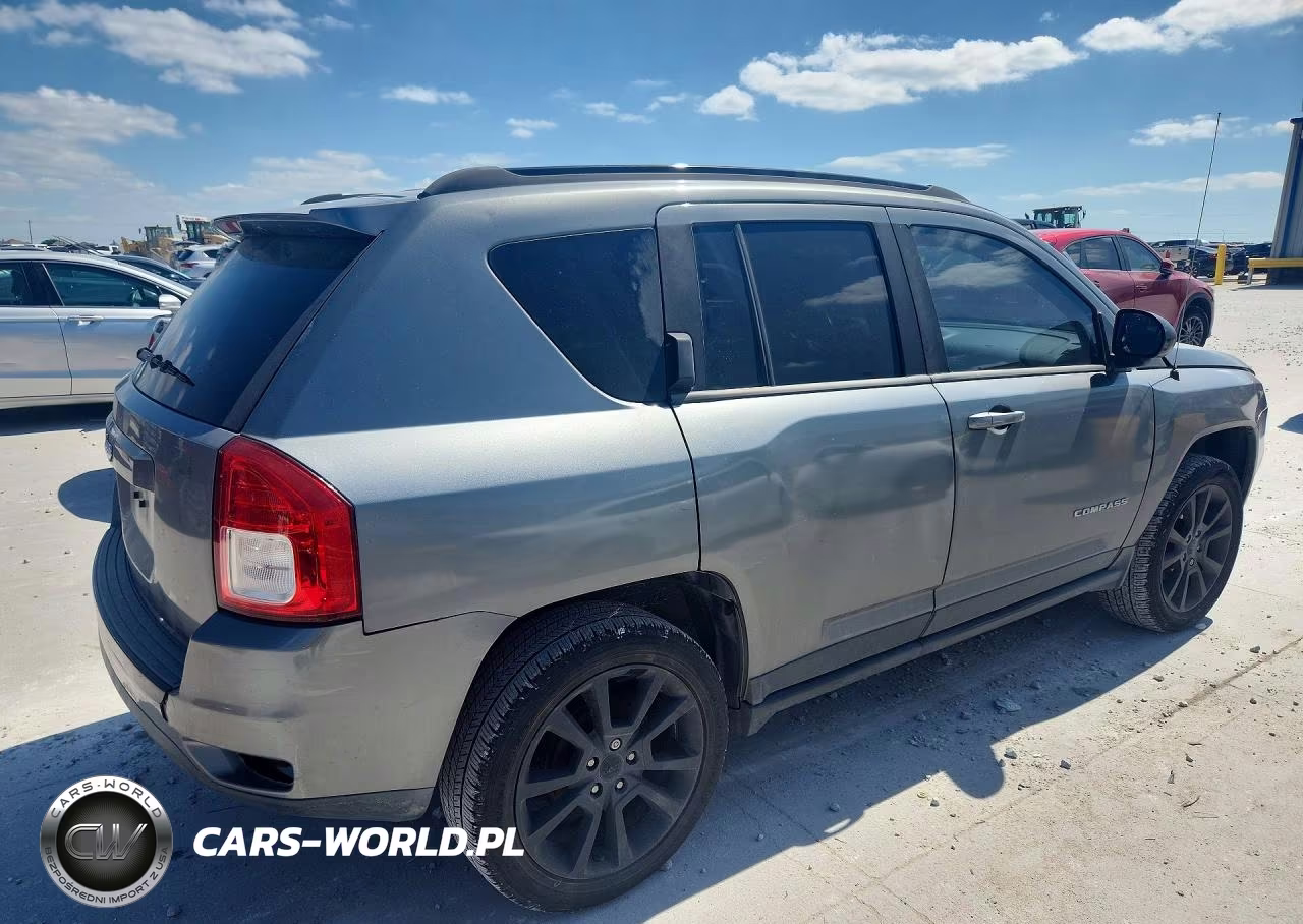2013 Jeep Compass Latitude VIN:1C4NJCEB7DD218546 - 3