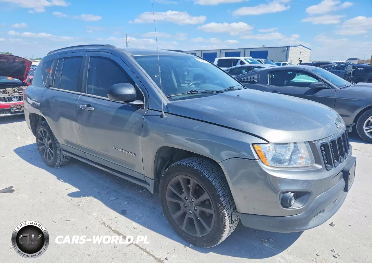 2013 Jeep Compass Latitude VIN:1C4NJCEB7DD218546 - 4