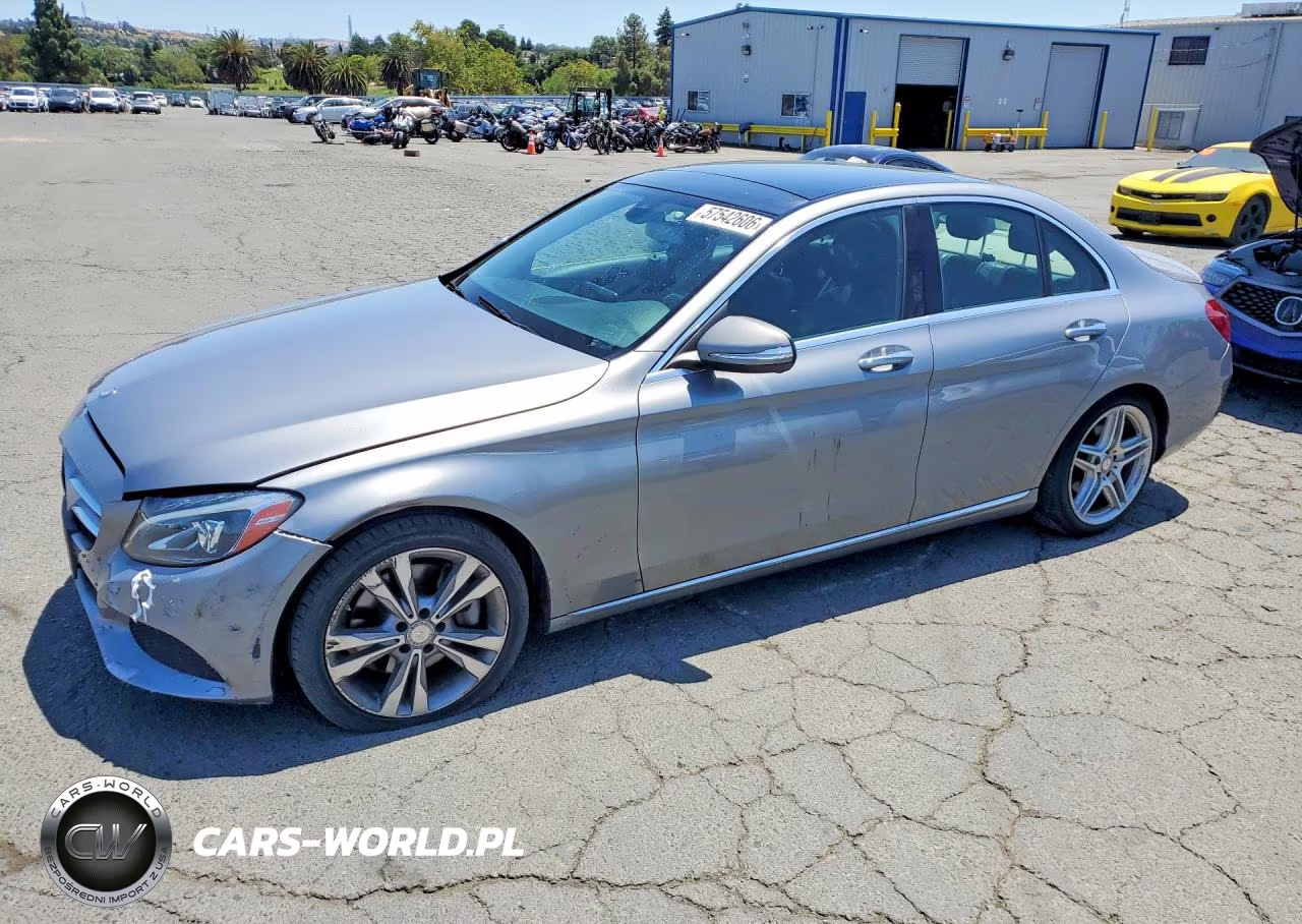 2015 Mercedes-Benz C 300 – zdjęcie 1 z 12