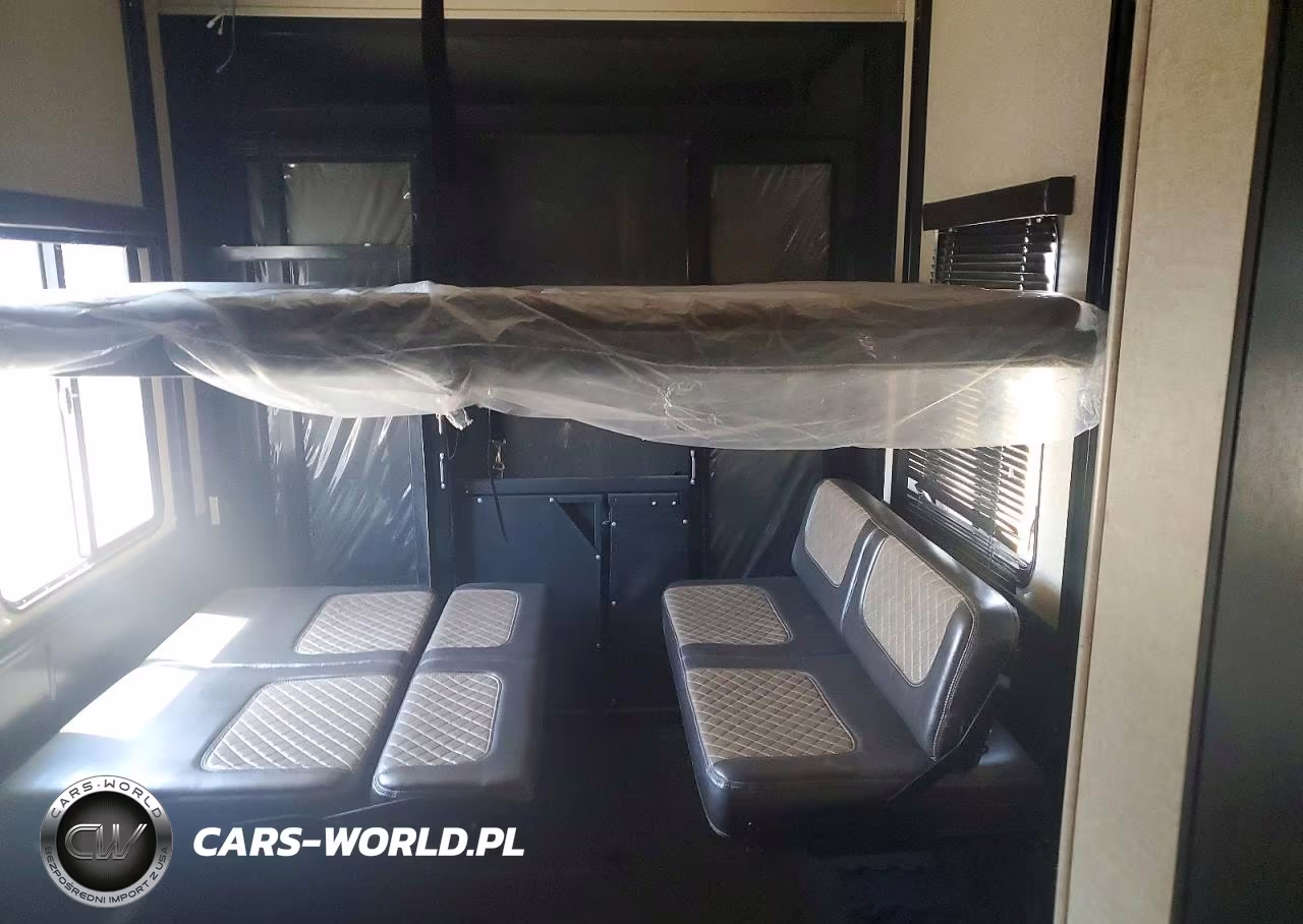 2018 Heartland Road Warrior Camper VIN:5SFCG4431JE356270 - 6
