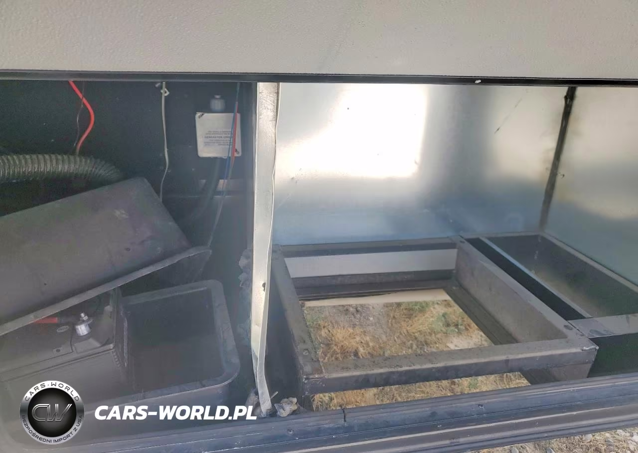 2018 Heartland Road Warrior Camper VIN:5SFCG4431JE356270 - 7