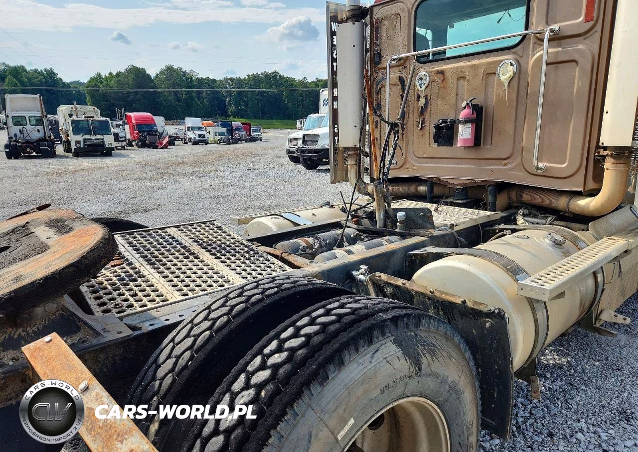 2016 Western Star 4900 Semi Truck VIN:5KJJAEDV5GLHF4204 - 9