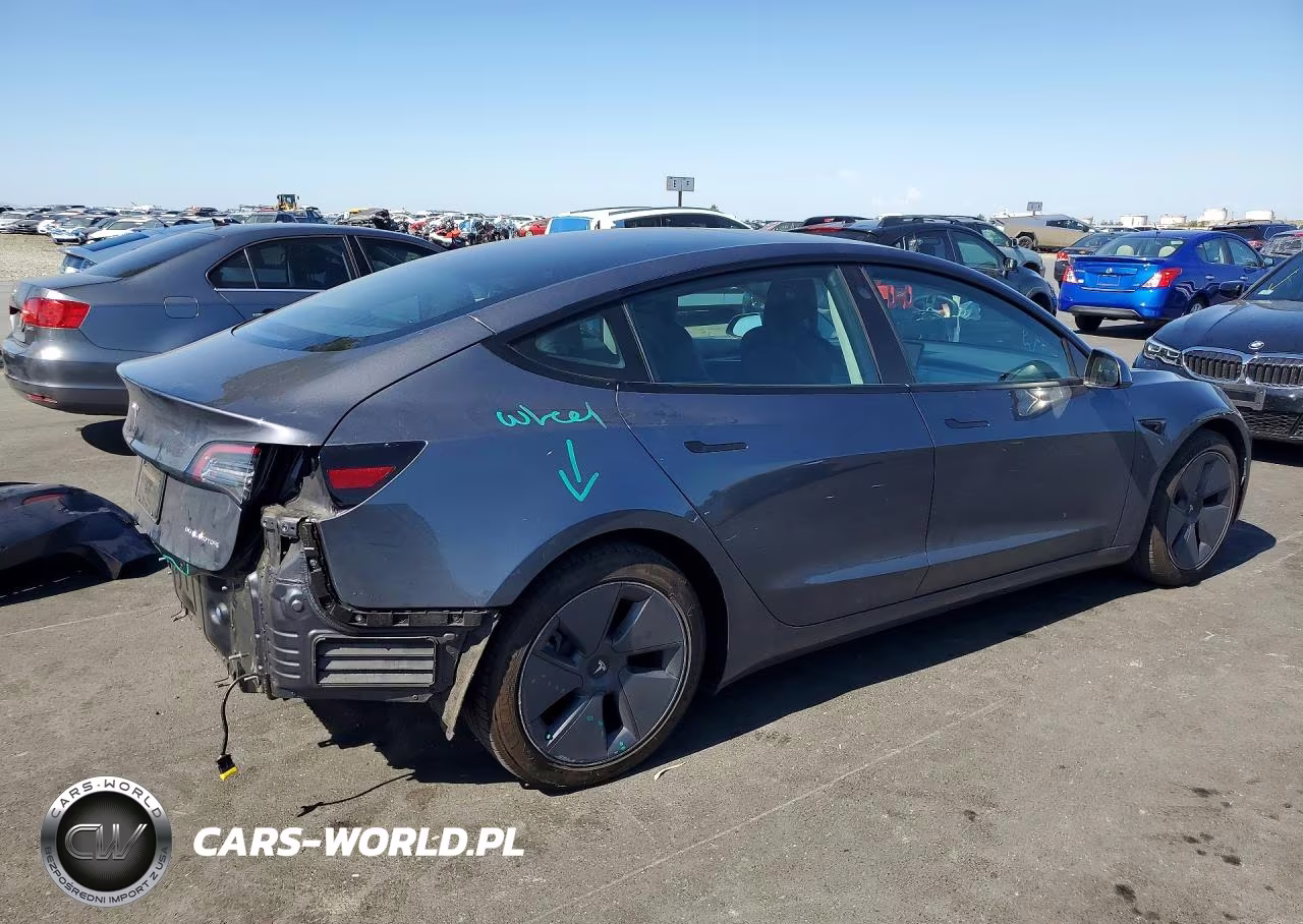 2022 Tesla Model 3 VIN:5YJ3E1EB9NF208109 - 3