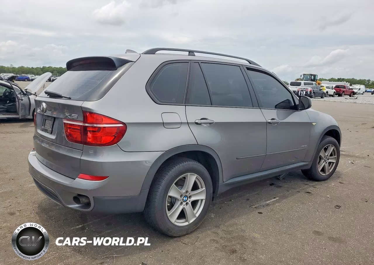 2013 BMW X5 xDrive35I VIN:5UXZV4C58D0B03083 - 3