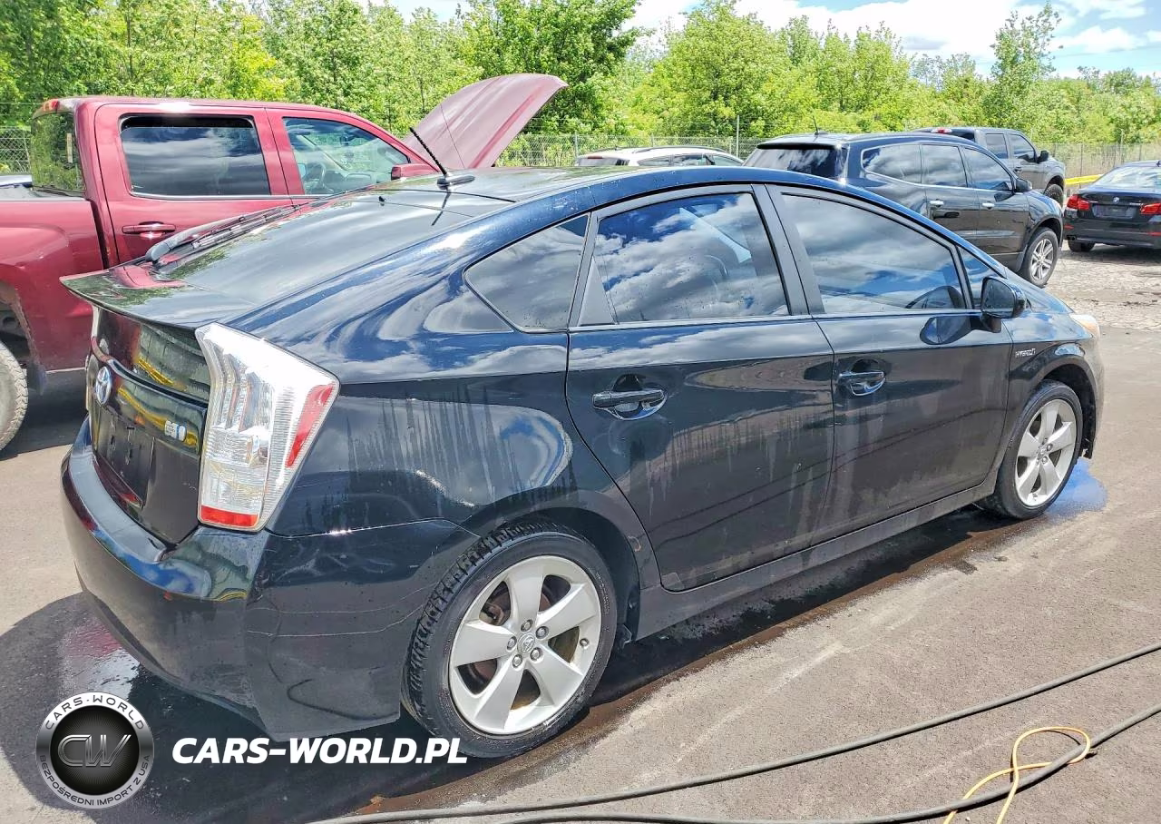 2011 Toyota Prius VIN:JTDKN3DU2B5327661 - 3