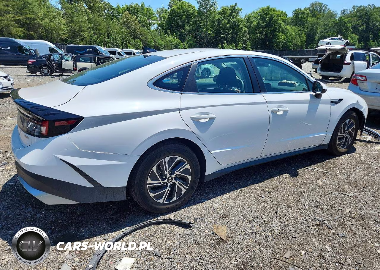 2026 Hyundai Sonata Hybrid Blue VIN:KMHL24JJTA157126 - 3