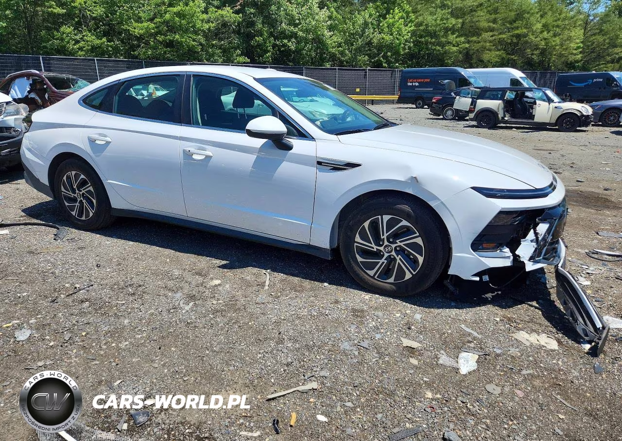 2026 Hyundai Sonata Hybrid Blue VIN:KMHL24JJTA157126 - 4