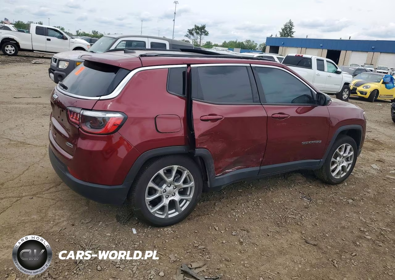 2022 Jeep Compass Latitude Lux VIN:3C4NJDFB8NT125793 - 3