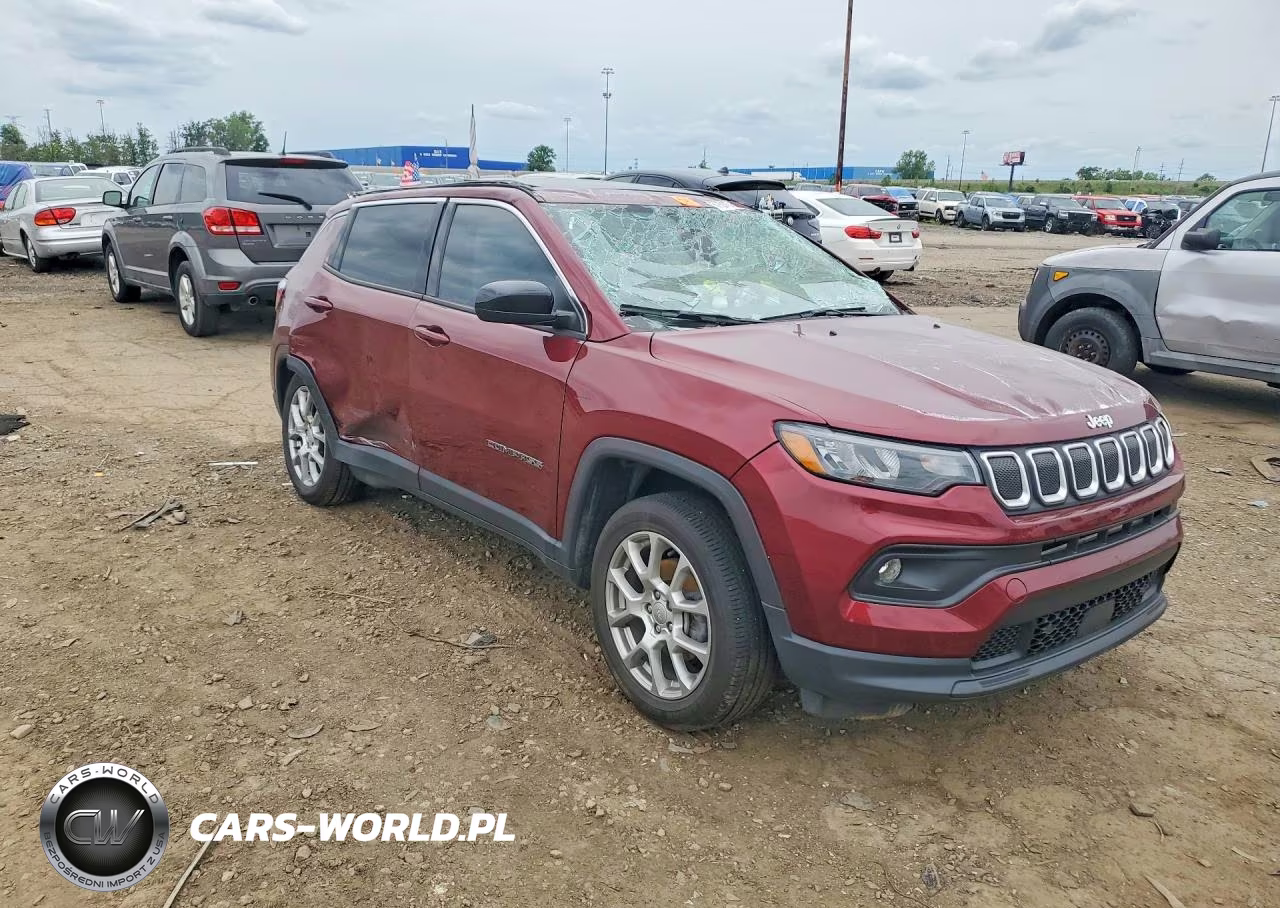 2022 Jeep Compass Latitude Lux VIN:3C4NJDFB8NT125793 - 4