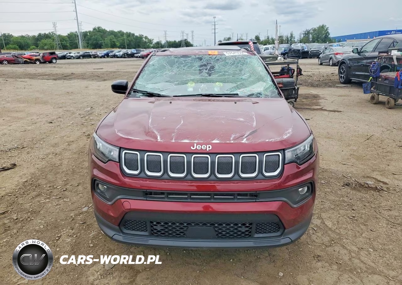 2022 Jeep Compass Latitude Lux VIN:3C4NJDFB8NT125793 - 5