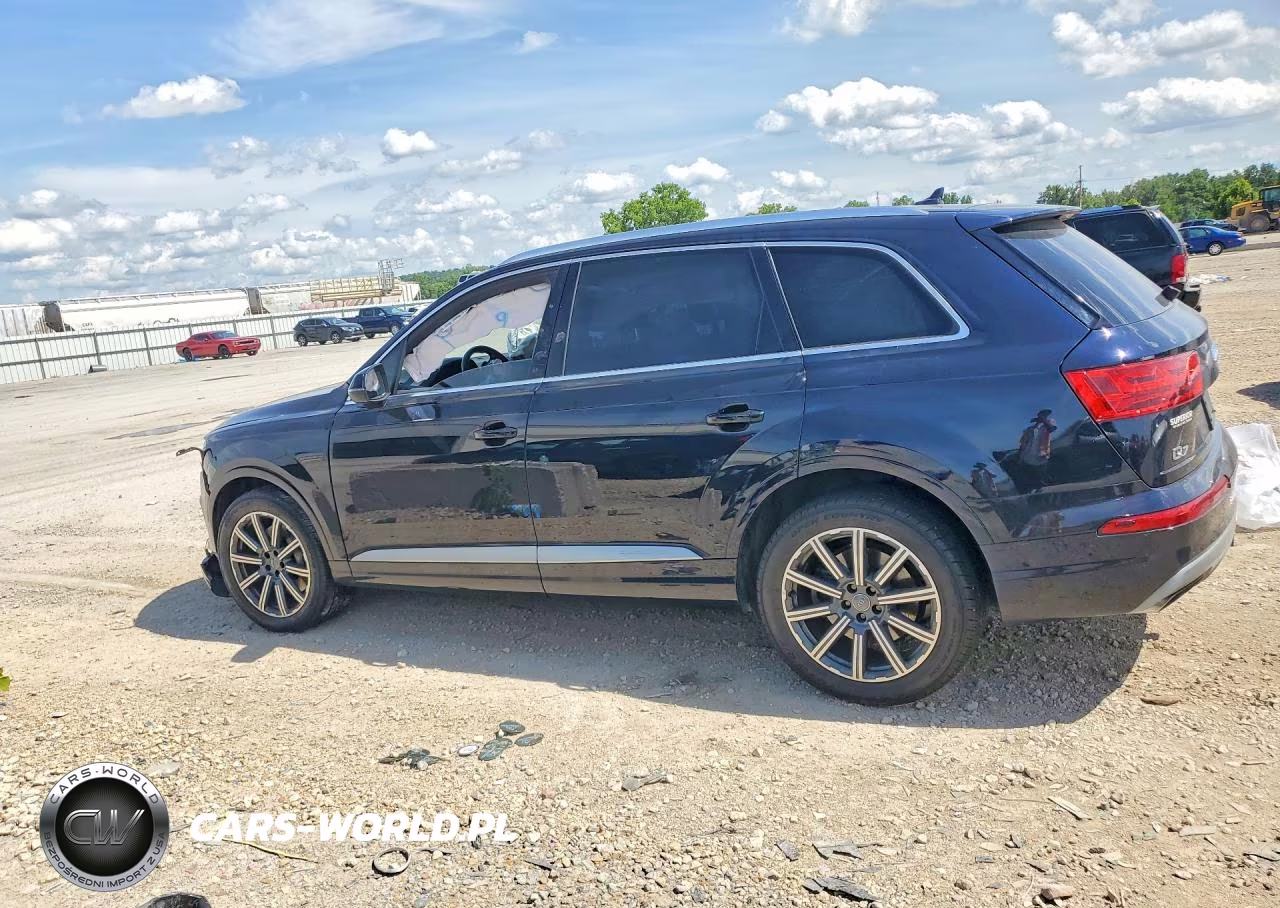 2018 Audi Q7 Premium Plus VIN:WA1LAAF7XJD005621 - 2