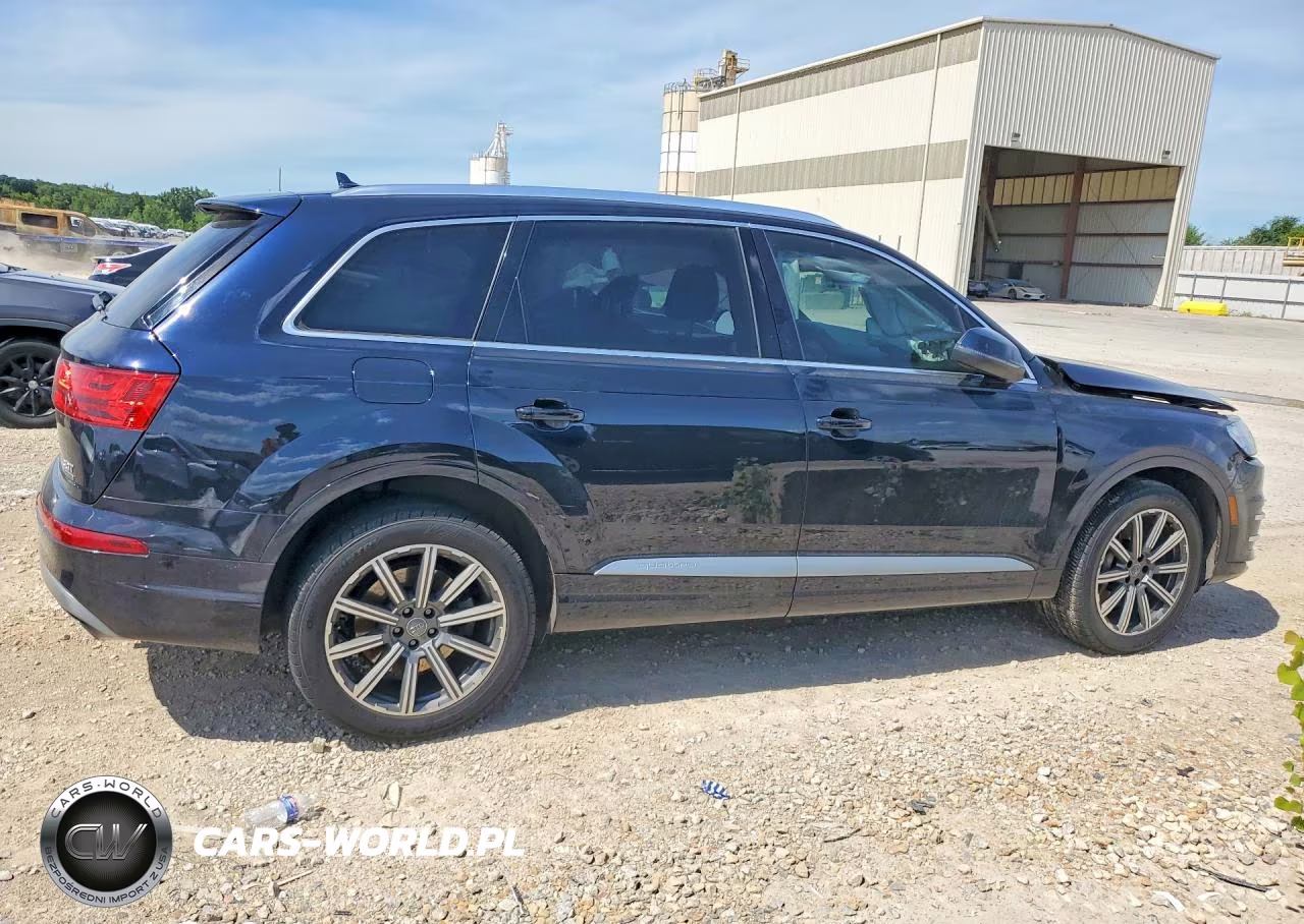 2018 Audi Q7 Premium Plus VIN:WA1LAAF7XJD005621 - 3