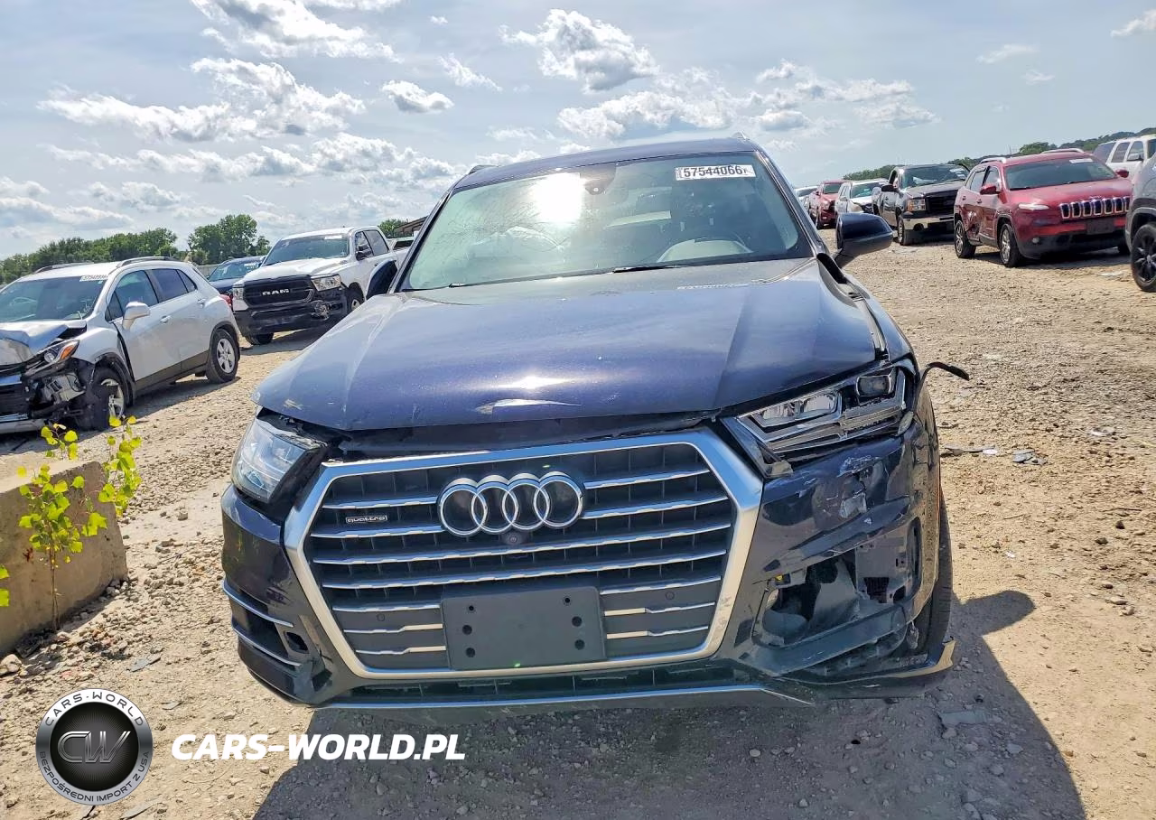 2018 Audi Q7 Premium Plus VIN:WA1LAAF7XJD005621 - 5