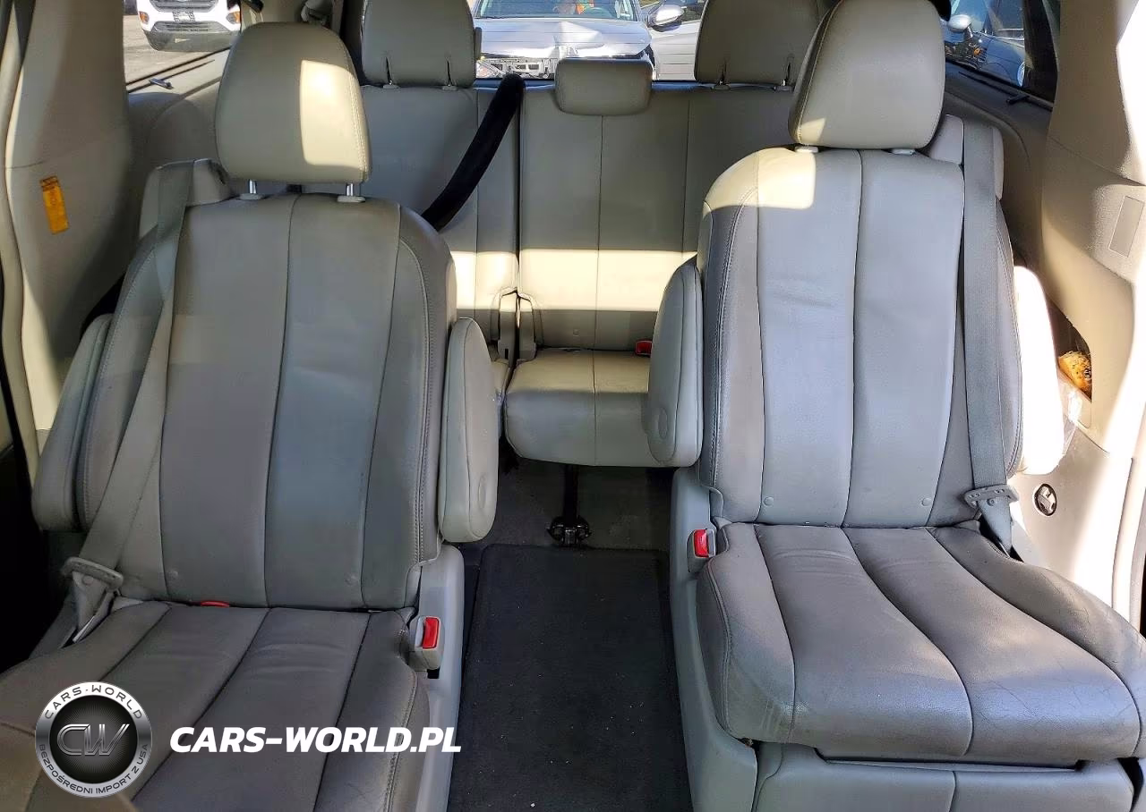 2013 Toyota Sienna Limited 7-Passenger VIN:5TDDK3DC8DS069927 - 10