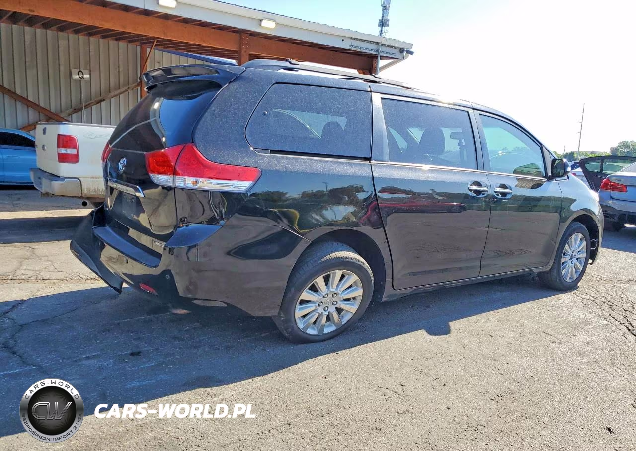 2013 Toyota Sienna Limited 7-Passenger VIN:5TDDK3DC8DS069927 - 3