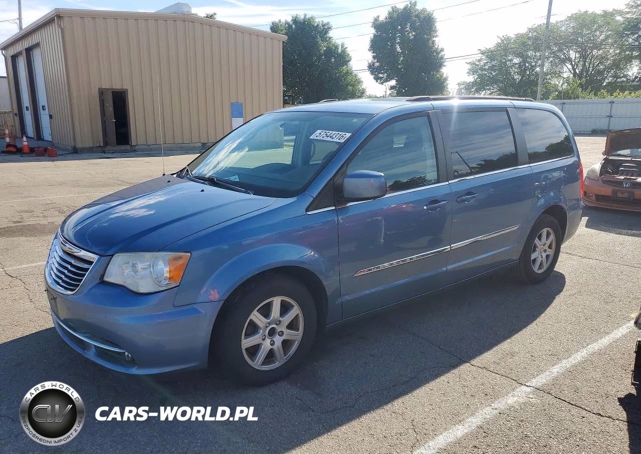 2012 Chrysler Town & Country Touring – zdjęcie 1 z 13