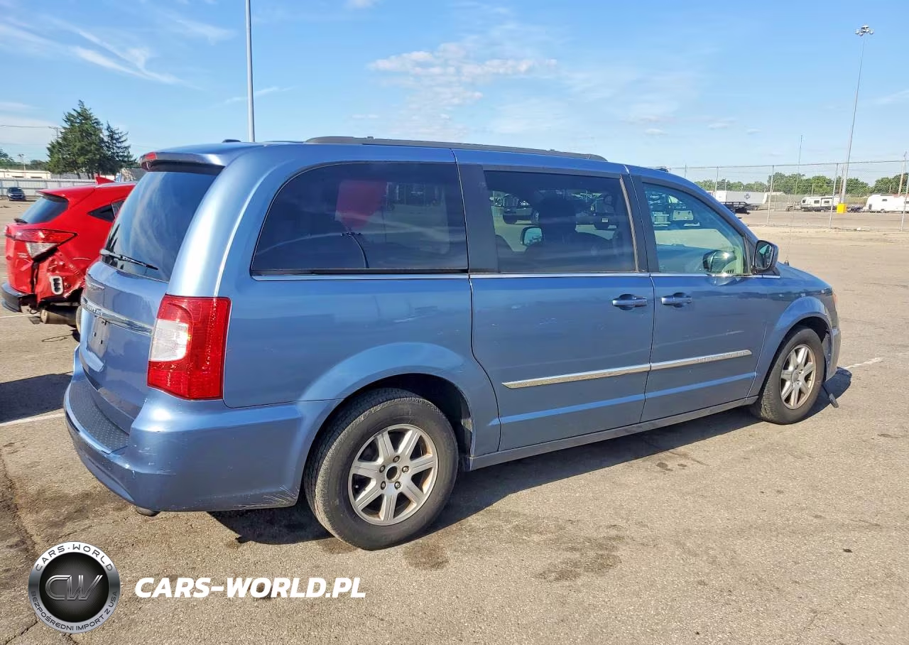 2012 Chrysler Town & Country Touring VIN:2C4RC1BG3CR162827 - 3