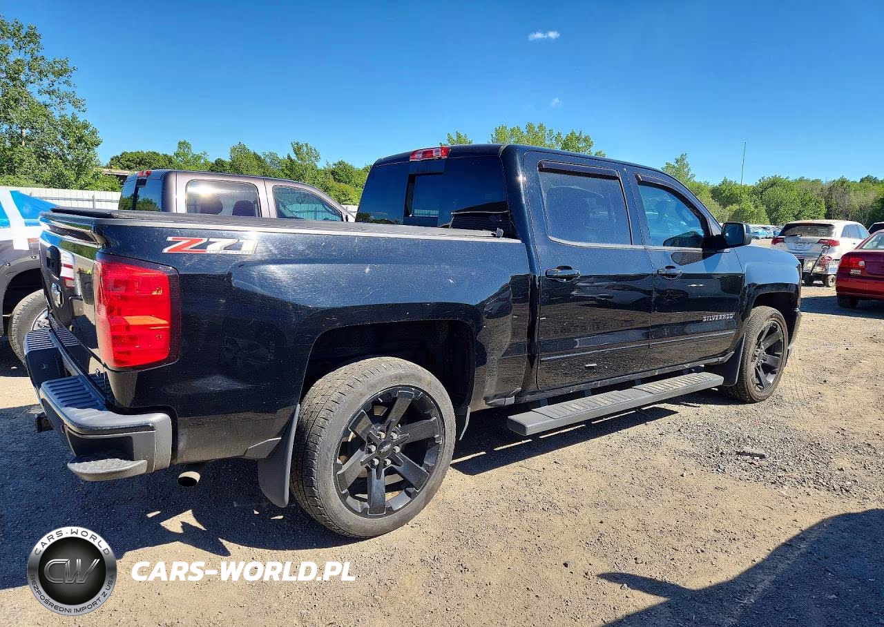 2018 Chevrolet Silverado K1500 Lt VIN:3GCUKREC0JG133745 - 3