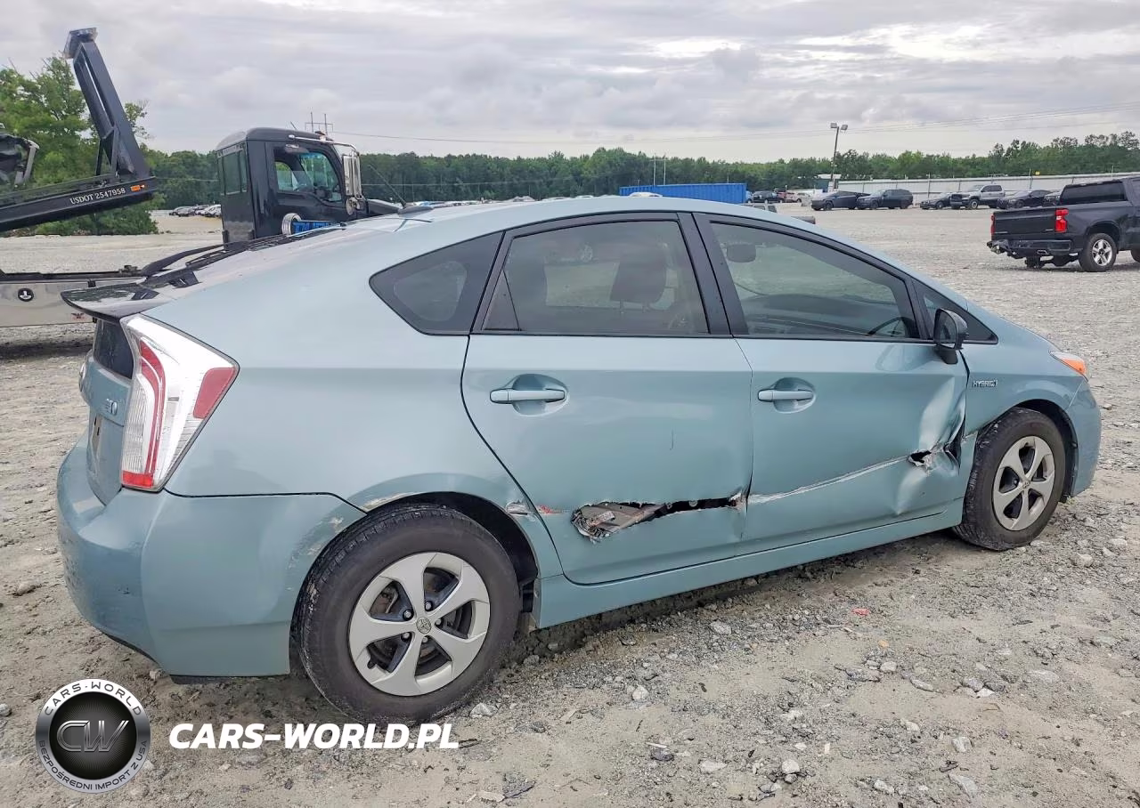 2015 Toyota Prius Four VIN:JTDKN3DU8F1980833 - 3