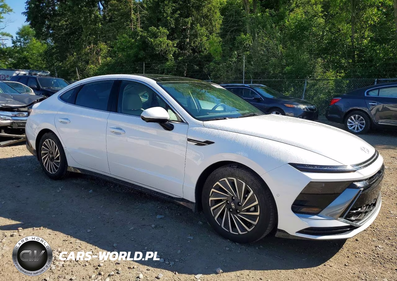 2025 Hyundai Sonata Hybrid Limited VIN:KMHL54JJ5SA104876 - 4
