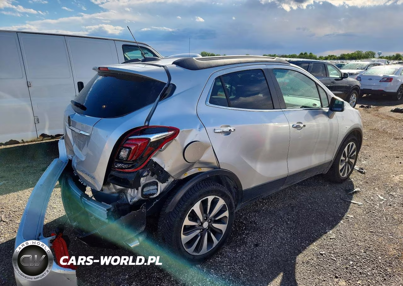 2018 Buick Encore Essence VIN:KL4CJCSB0JB569778 - 3
