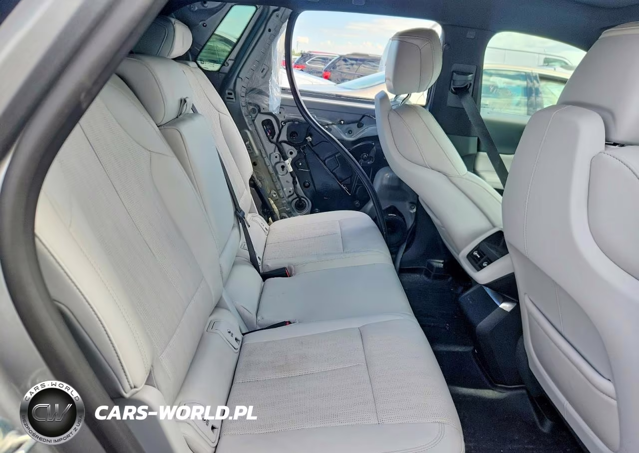 2024 Cadillac Lyriq Luxury VIN:1GYKPPRL4RZ128187 - 10
