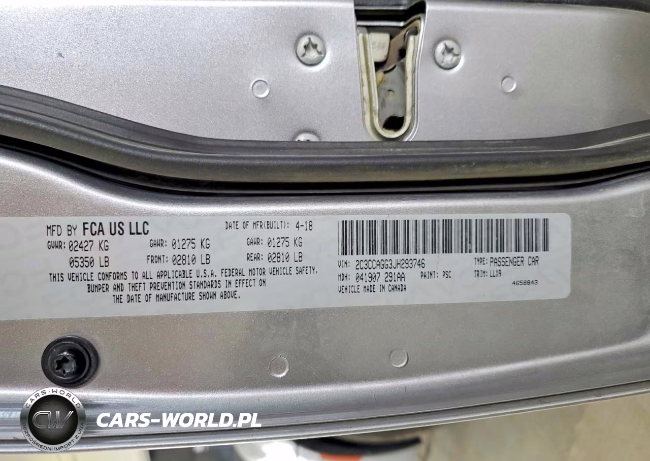2018 Chrysler 300 S VIN:2C3CCAGG3JH293746 - 12
