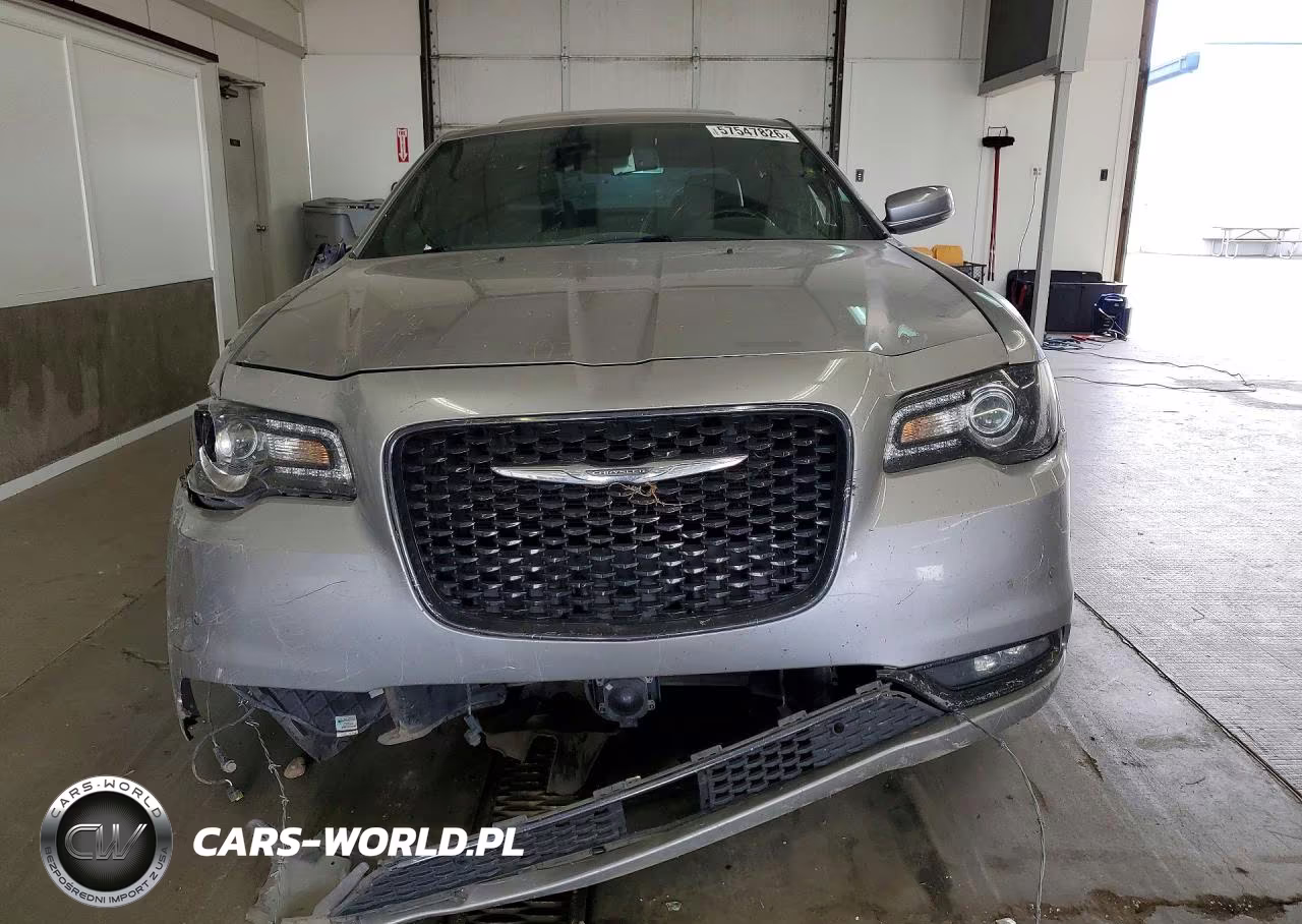 2018 Chrysler 300 S VIN:2C3CCAGG3JH293746 - 5