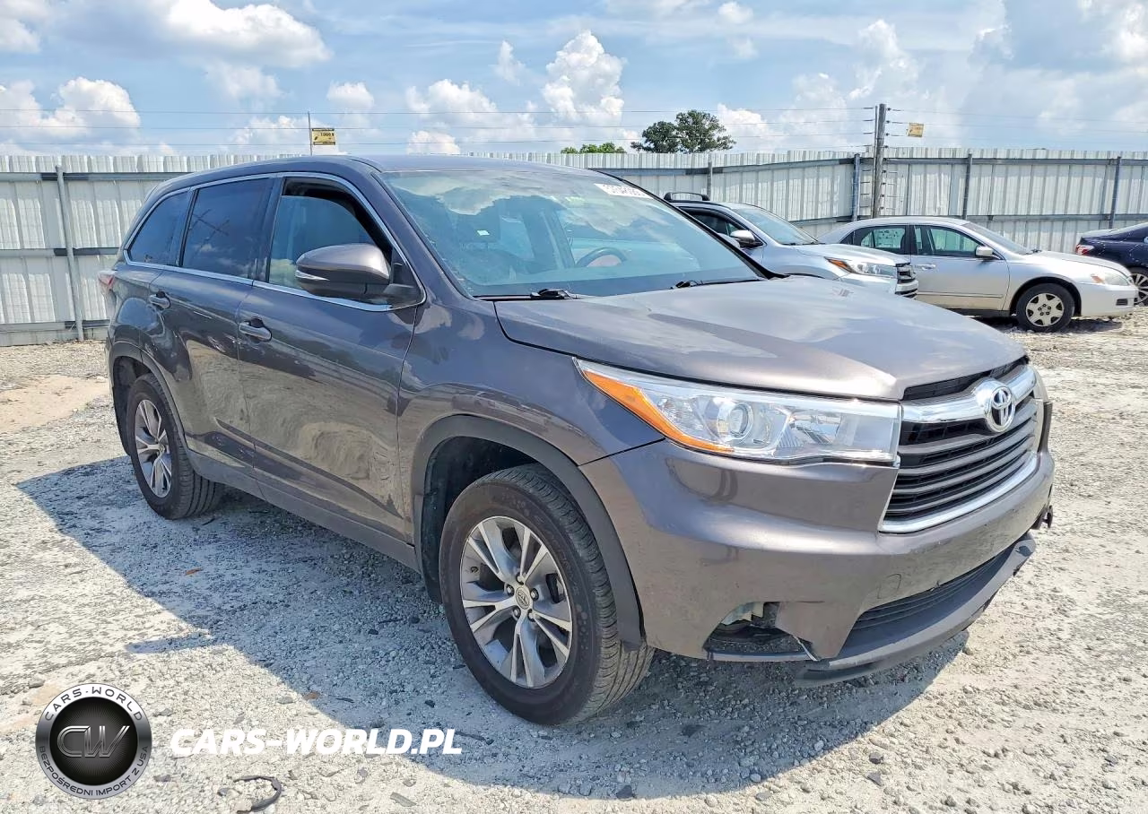 2015 Toyota Highlander Le Plus VIN:5TDBKRFH9FS157195 - 4