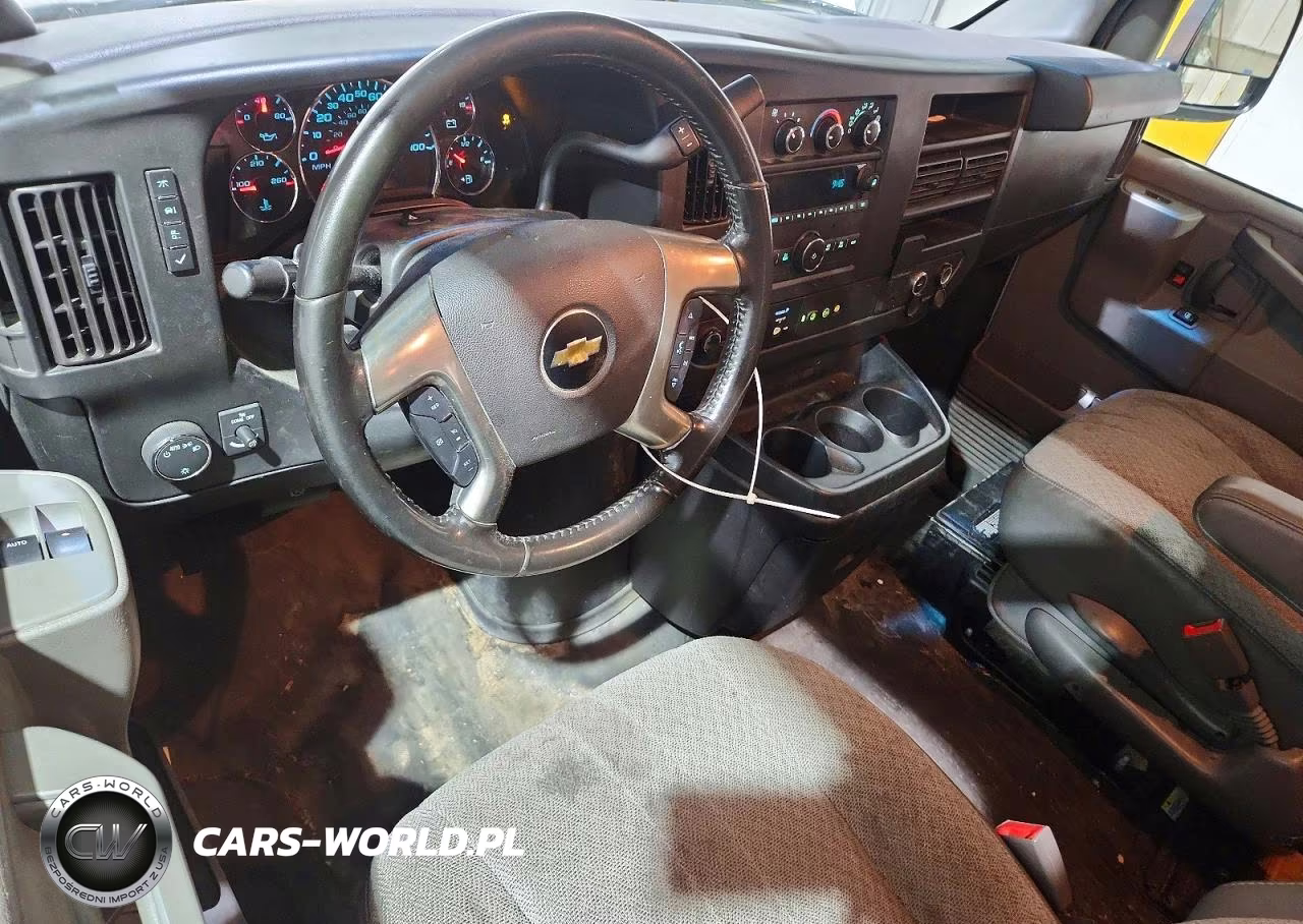 2019 Chevrolet Express G2500 VIN:1GCWGAFP8K1170152 - 8