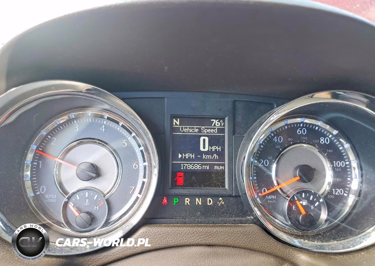 2013 Chrysler Town & Country Touring VIN:2C4RC1BG5DR559814 - 9