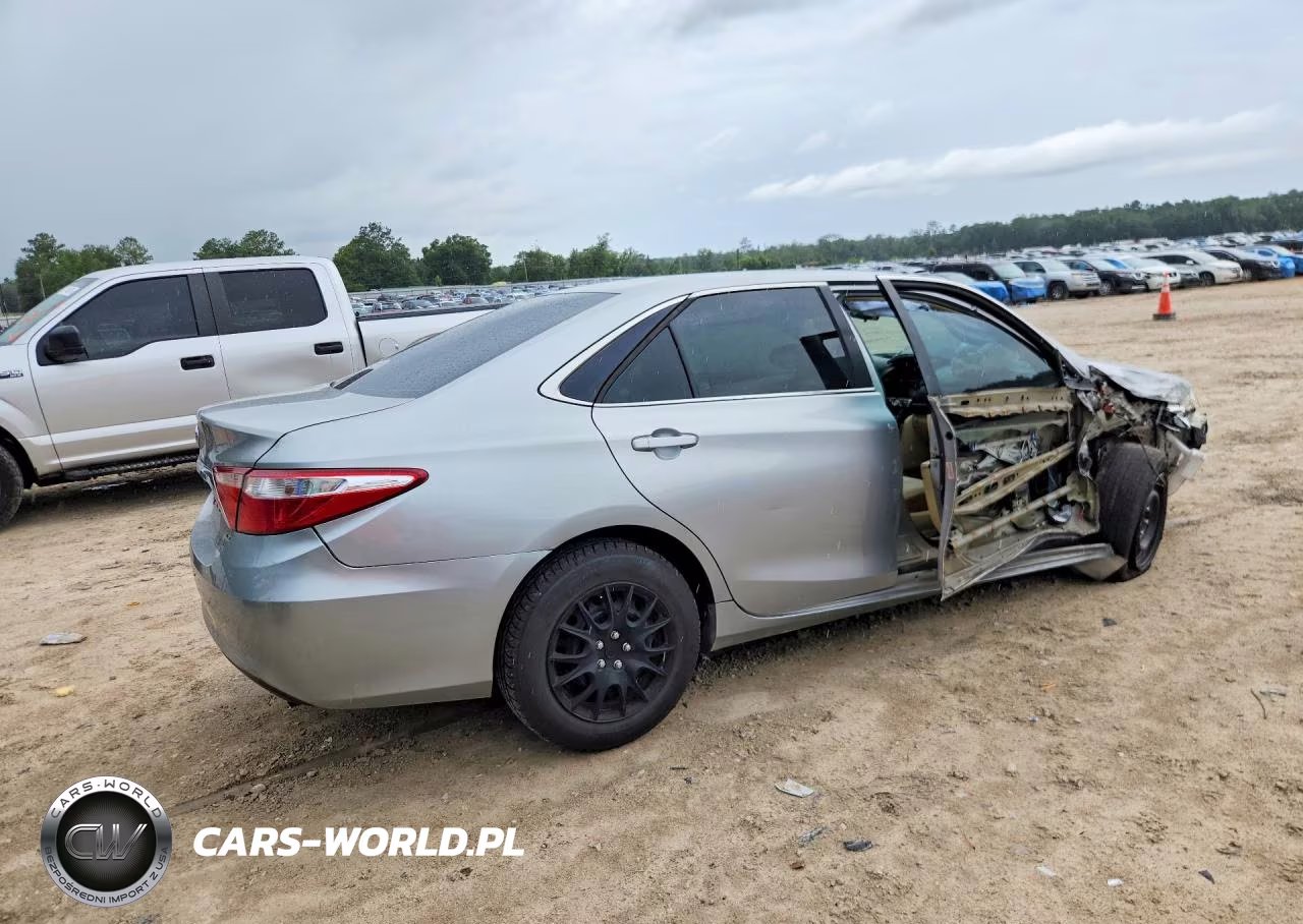 2015 Toyota Camry Le VIN:4T1BF1FK9FU481417 - 3