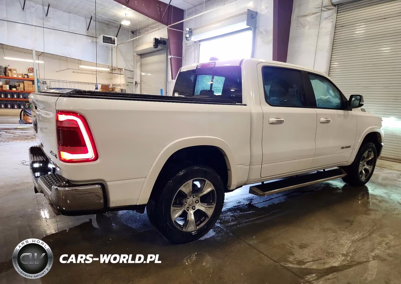 2019 Ram 1500 Laramie VIN:1C6SRFJT2KN787461 - 3