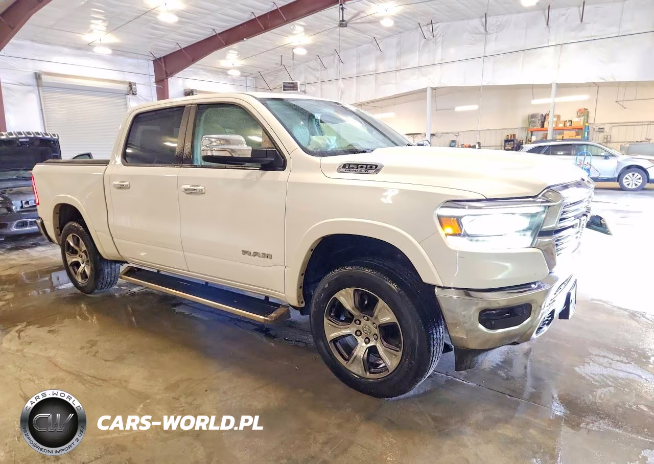 2019 Ram 1500 Laramie VIN:1C6SRFJT2KN787461 - 4