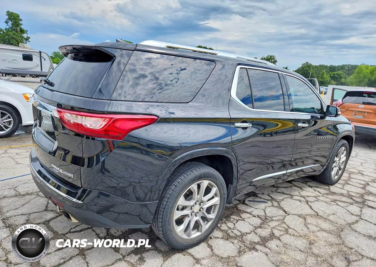 2018 Chevrolet Traverse Premier VIN:1GNEVJKW8JJ169247 - 3