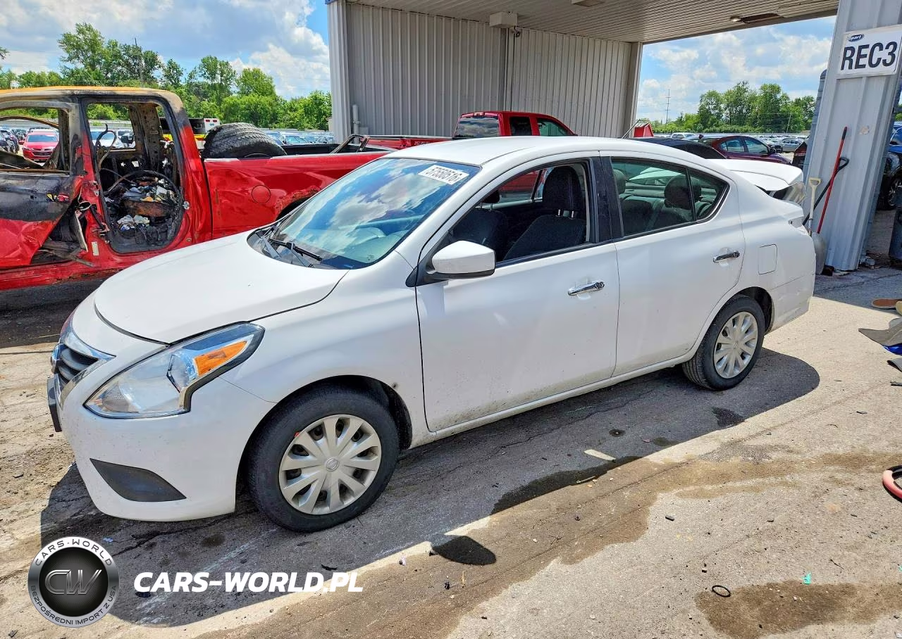 2019 Nissan Versa Sv