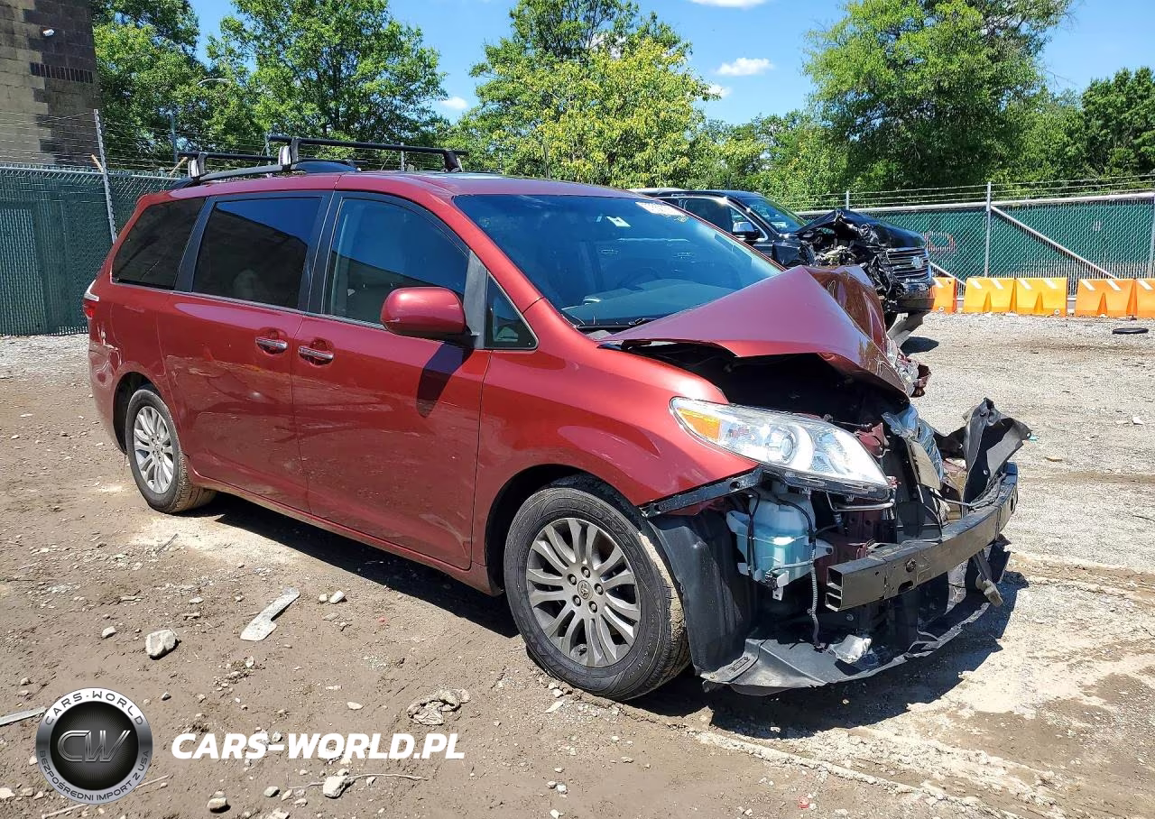 2015 Toyota Sienna Xle 8-Passenger VIN:5TDYK3DCXFS655159 - 4