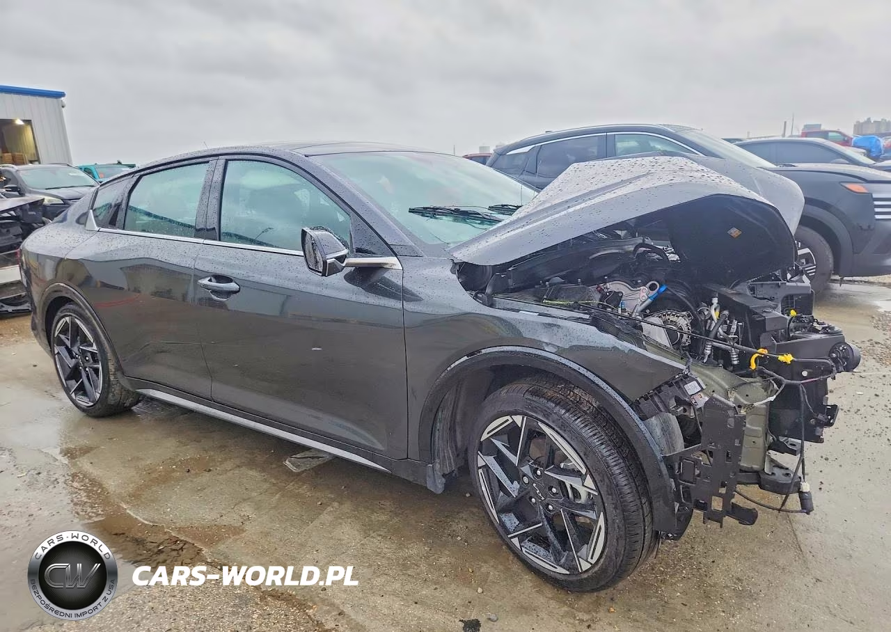 2025 Kia K4 Gt Line VIN:3KPFW4DE6SE096104 - 4