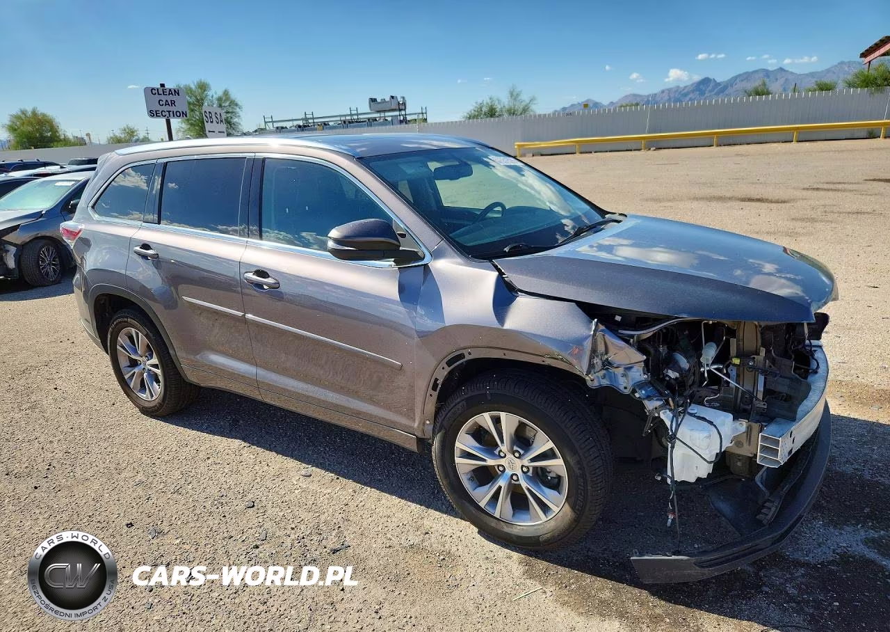 2015 Toyota Highlander Xle VIN:5TDKKRFHXFS112332 - 4