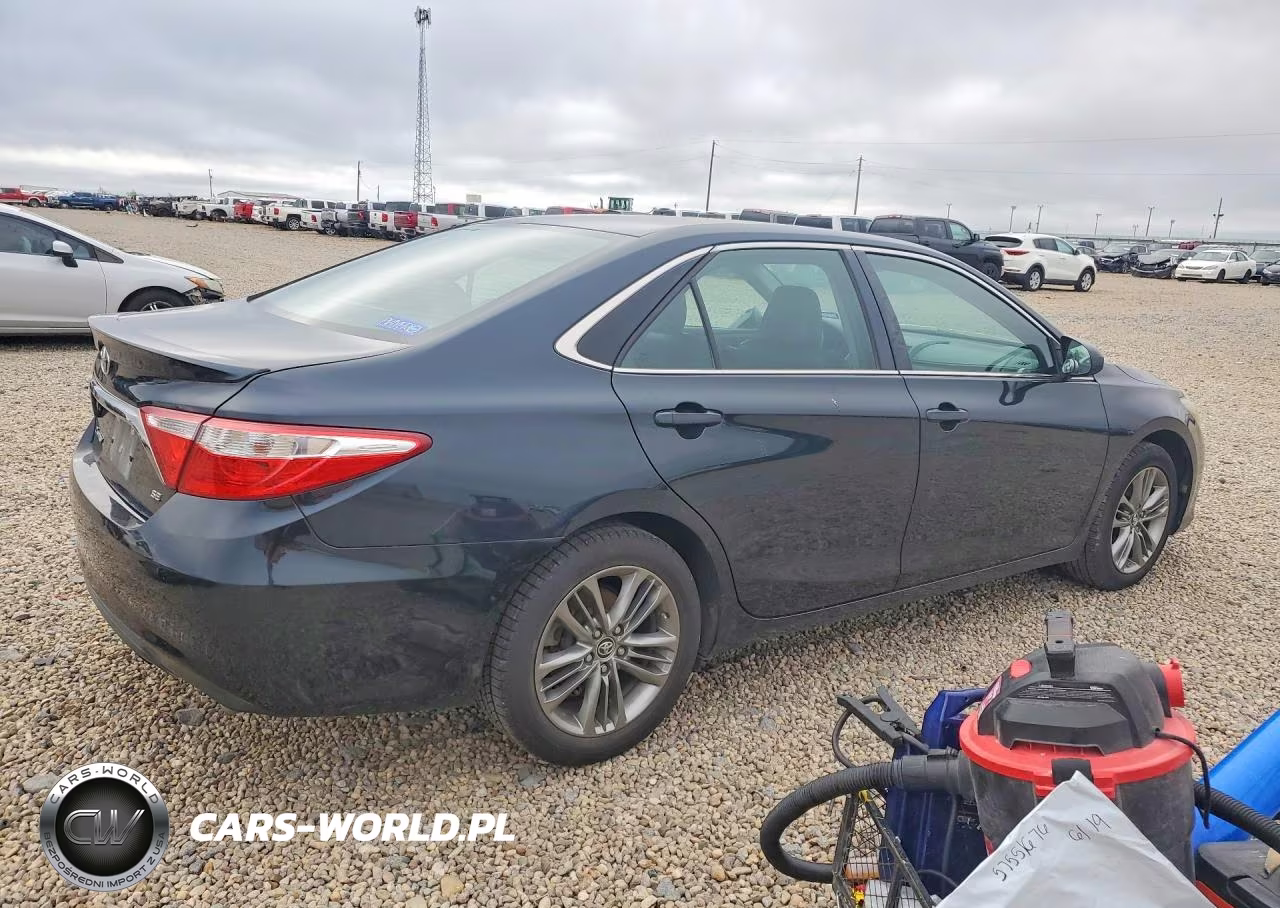 2016 Toyota Camry Se VIN:4T1BF1FK8GU130130 - 3