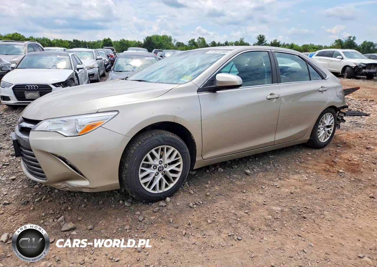 2016 Toyota Camry Le – zdjęcie 1 z 13