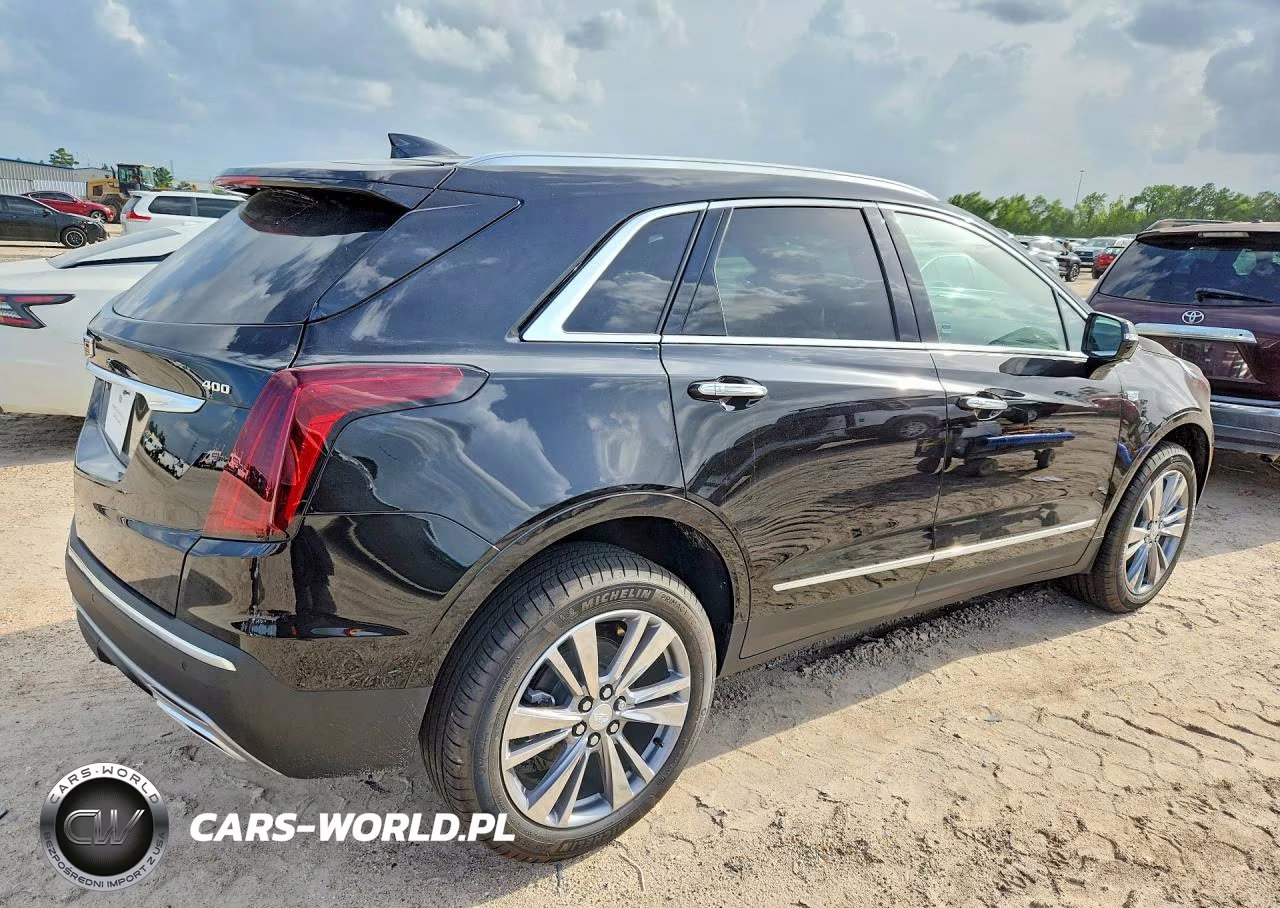 2026 Cadillac Xt5 Premium Luxury VIN:1GYKNCRS4TZ110804 - 3