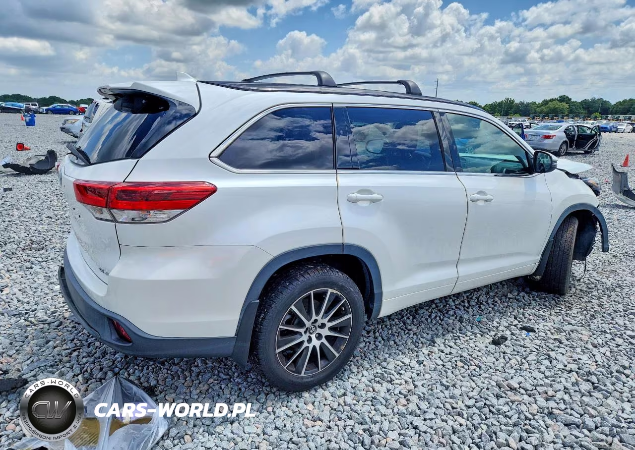2018 Toyota Highlander Se VIN:5TDJZRFH5JS489053 - 3