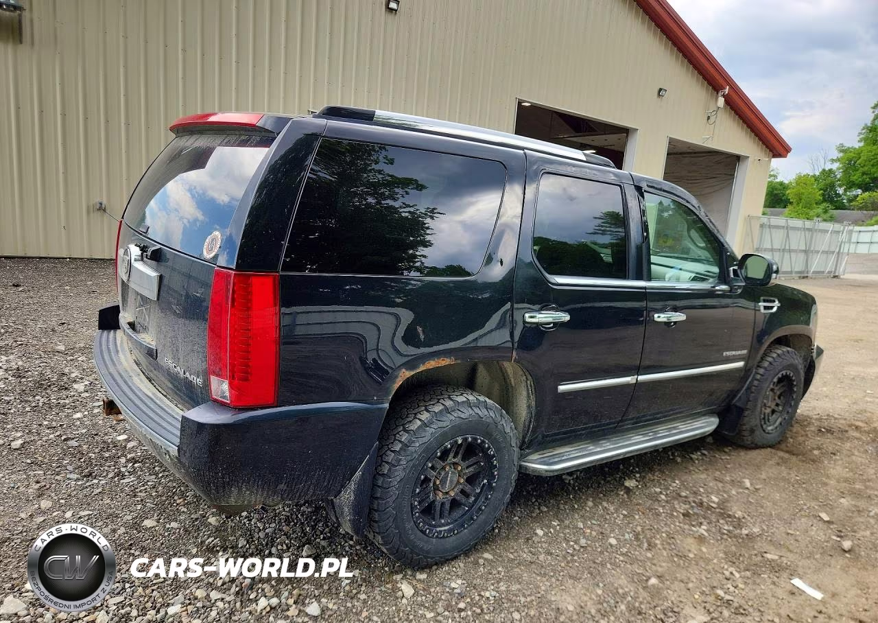 2011 Cadillac Escalade Luxury VIN:1GYS4BEF5BR356135 - 3