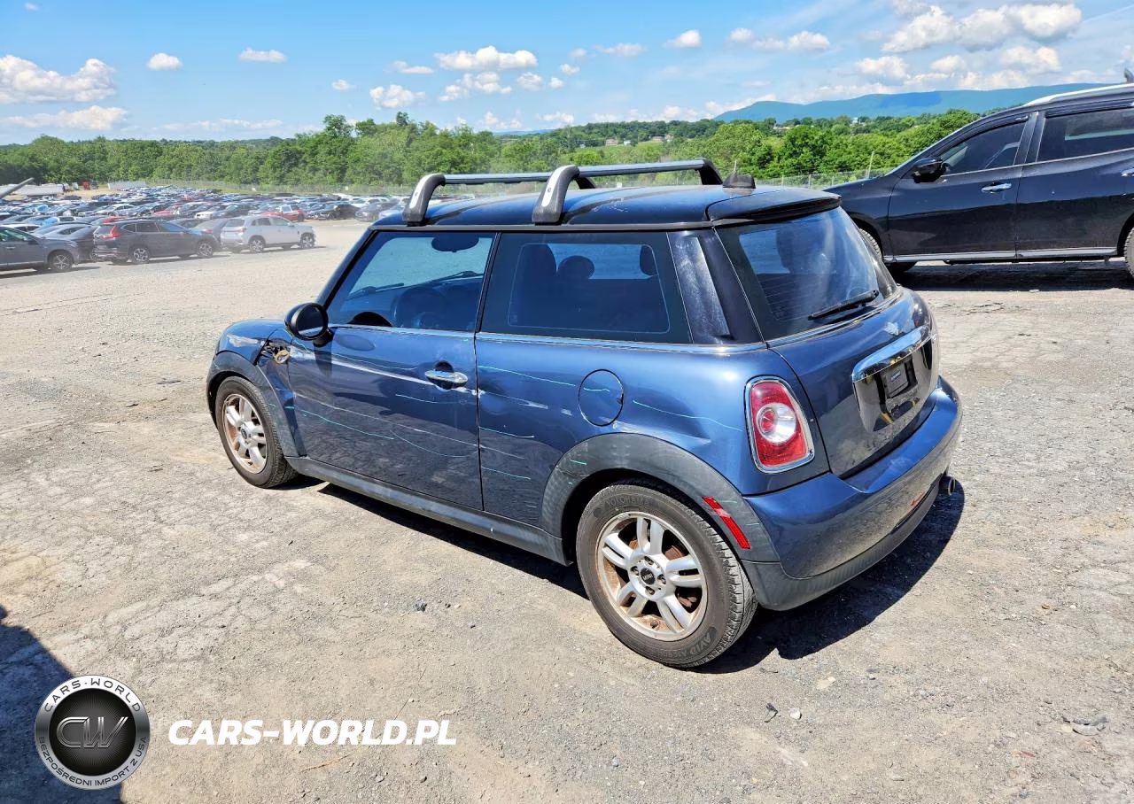 2011 Mini Cooper VIN:WMWSU3C59BT096957 - 2