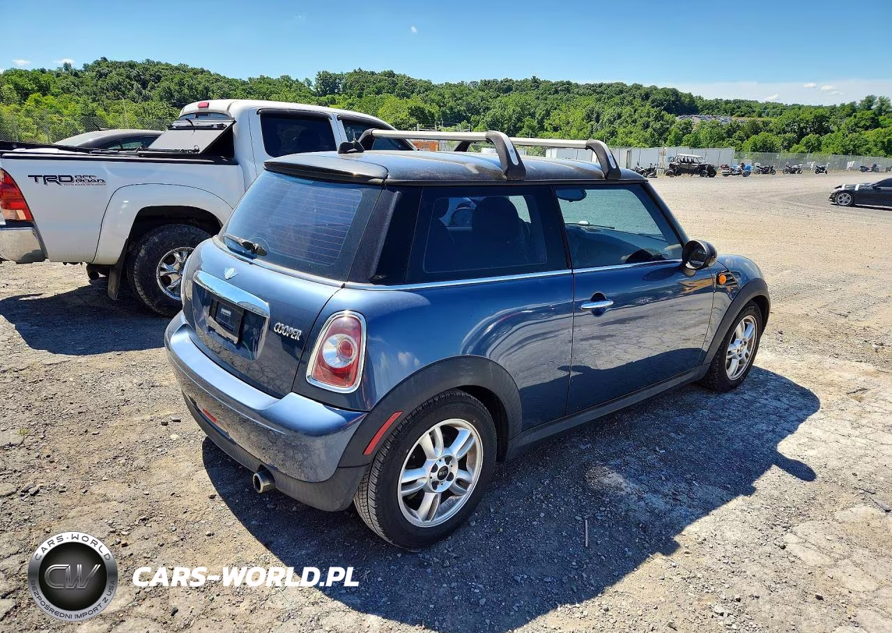 2011 Mini Cooper VIN:WMWSU3C59BT096957 - 3