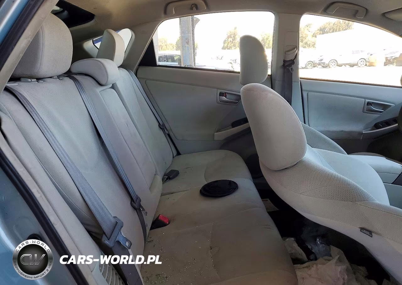 2015 Toyota Prius Two VIN:JTDKN3DU5F1911565 - 10