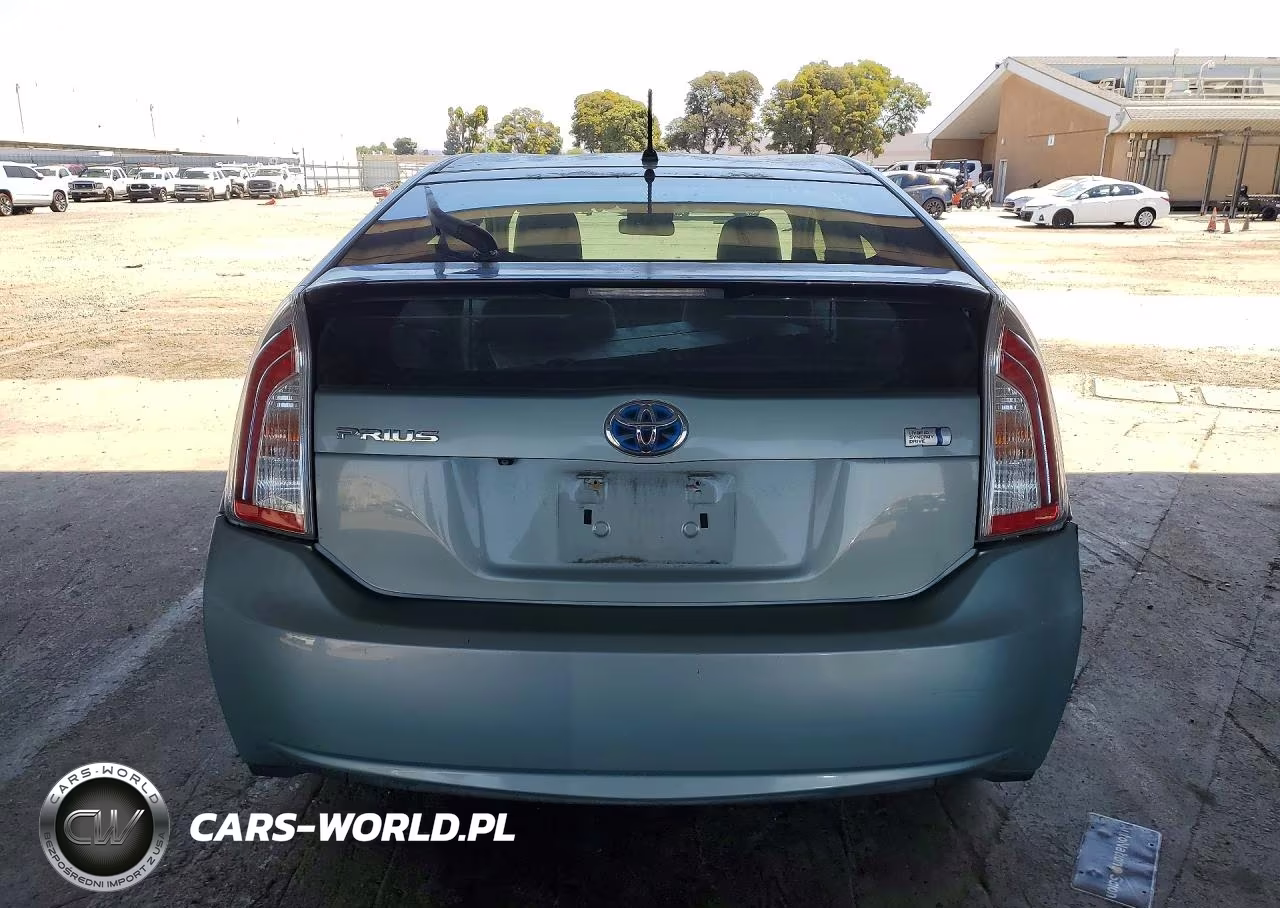 2015 Toyota Prius Two VIN:JTDKN3DU5F1911565 - 6