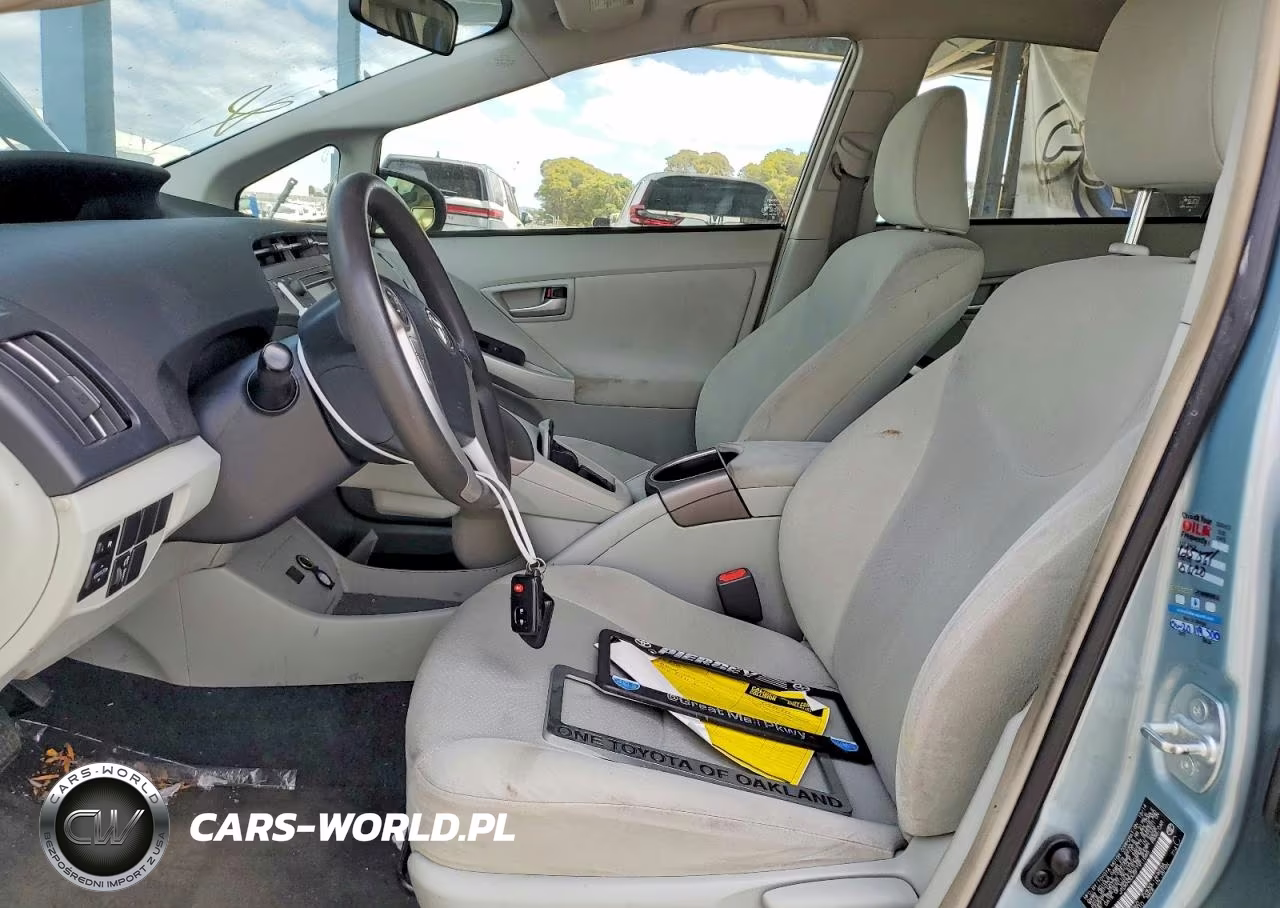 2015 Toyota Prius Two VIN:JTDKN3DU5F1911565 - 7